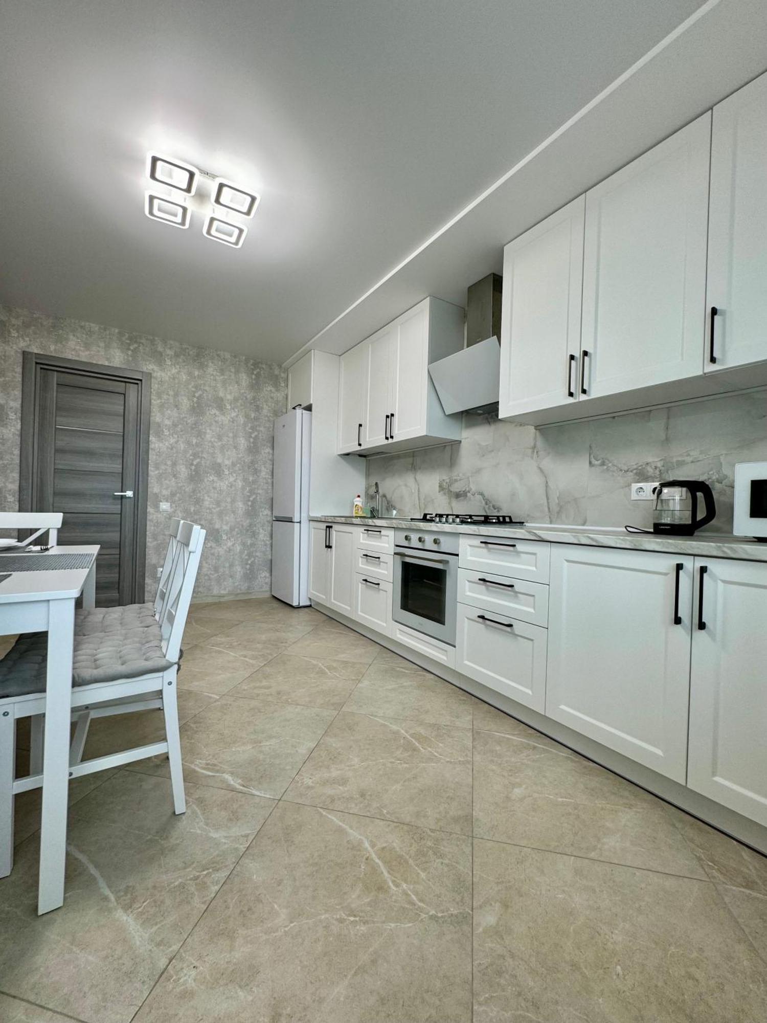 Apartpoltava: Panoramic New By Korpusnyi Park Apartment *