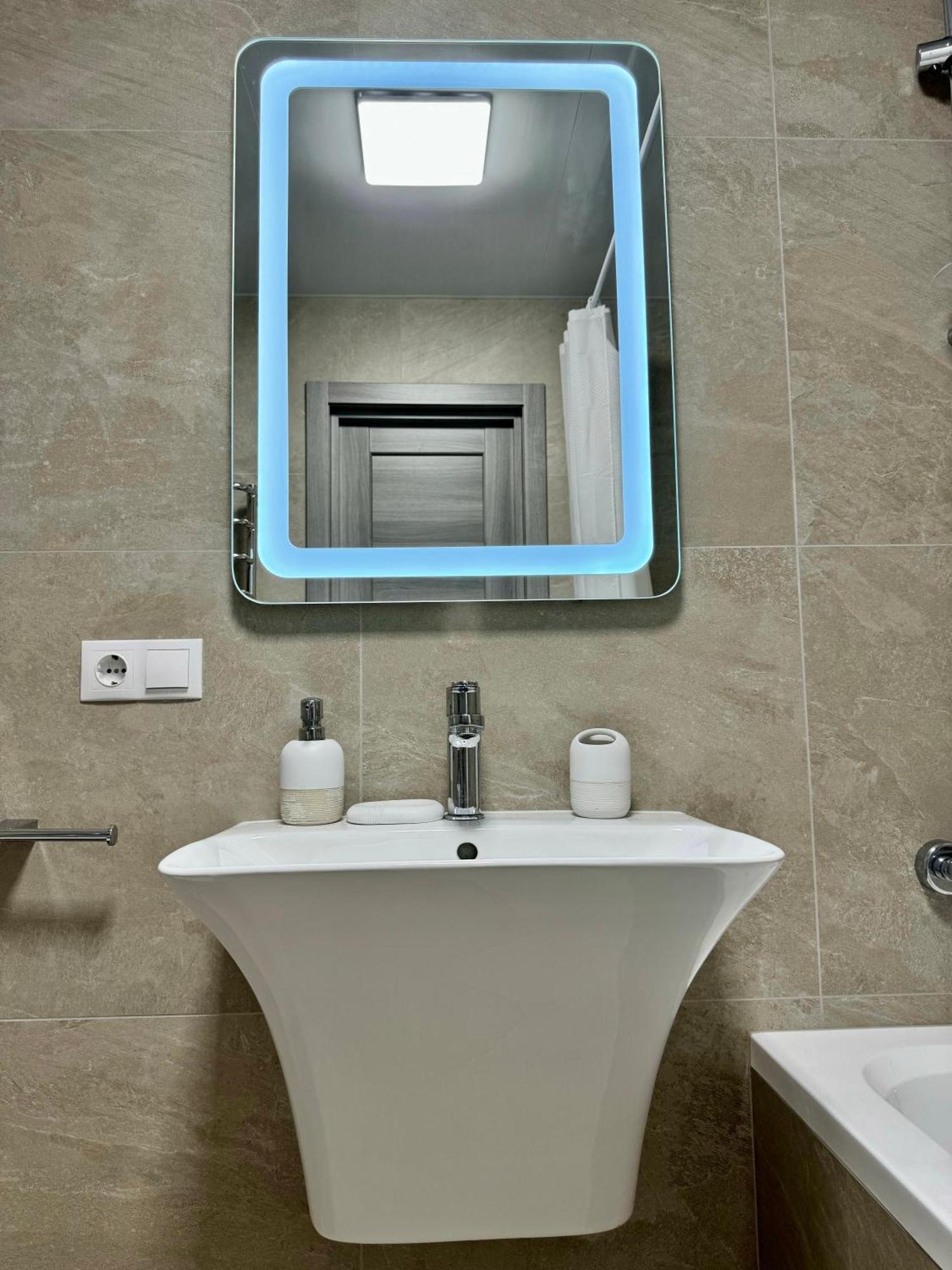 Apartpoltava: Panoramic New By Korpusnyi Park Apartment Poltava